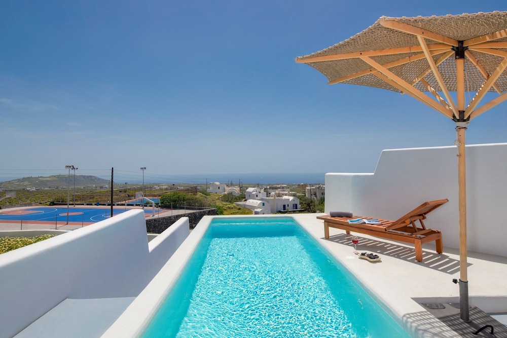 Serene Milestone Villa in Megalochori