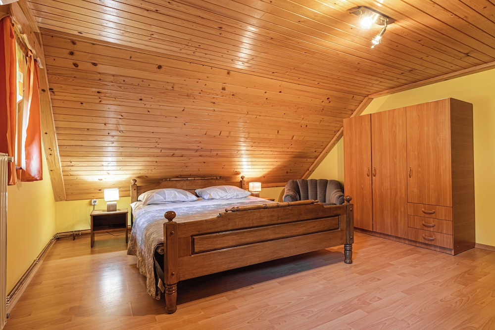 Kunstek Farmhouse With Sauna view 5