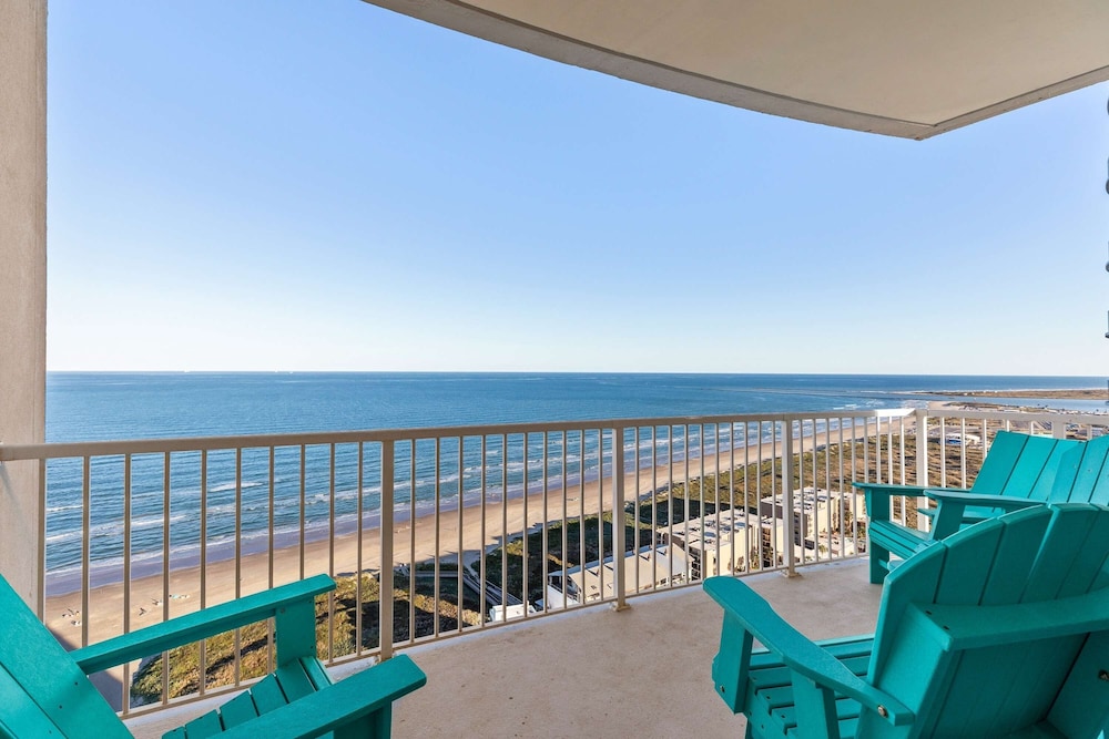 Sapphire Beach - Breathtaking 26th Floor Views 3 Bedroom Apts