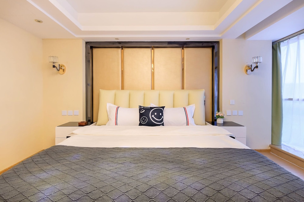 Beijing Sanlitun area duplex apartment