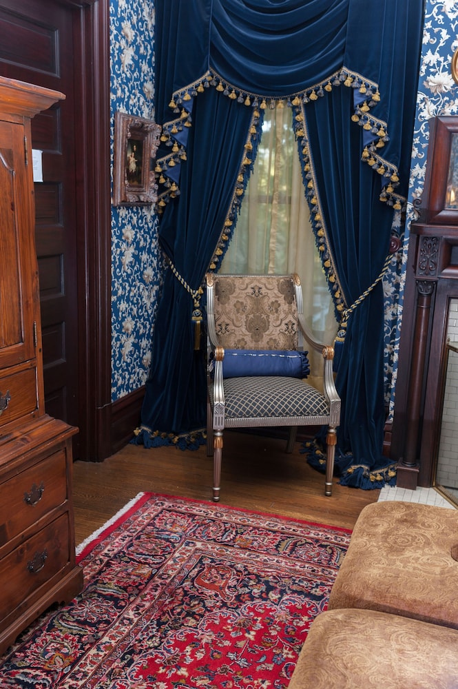South Broadway Manor