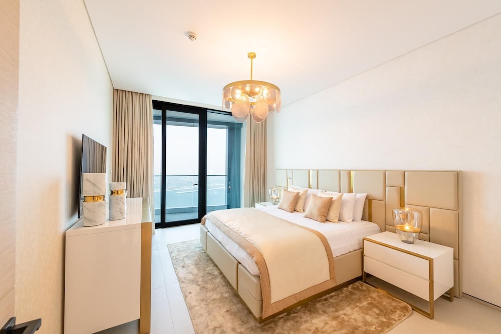 Sea View Urban Retreat in Address JBR