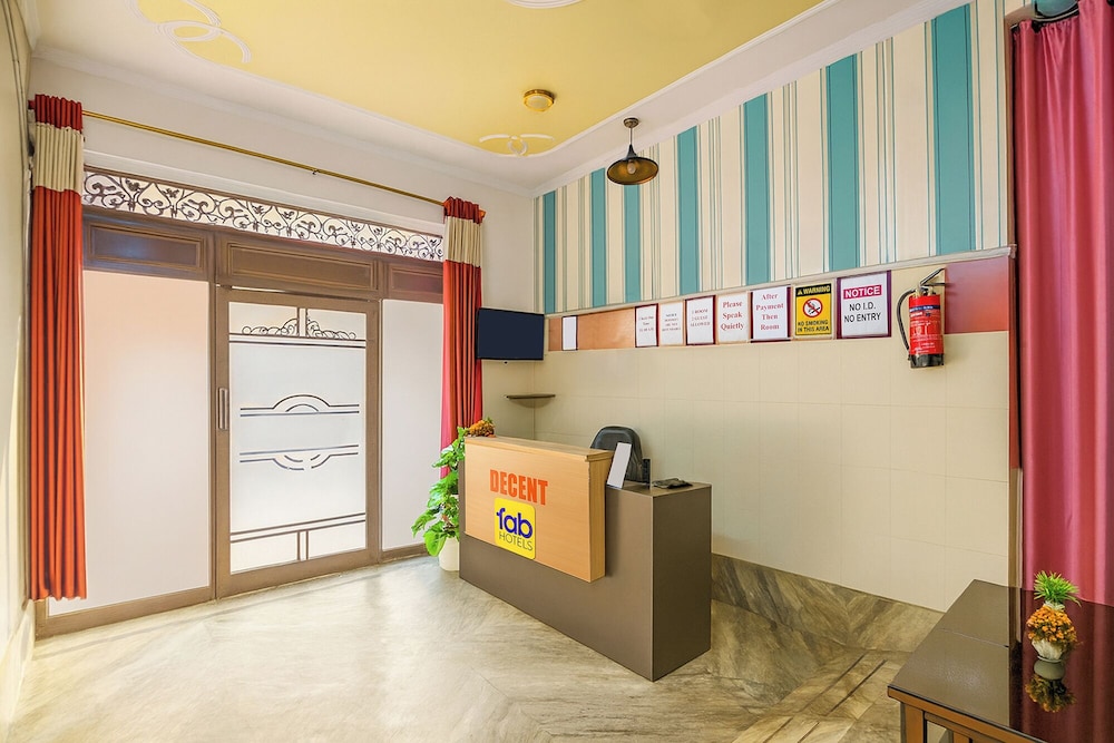 Fabhotel Decent