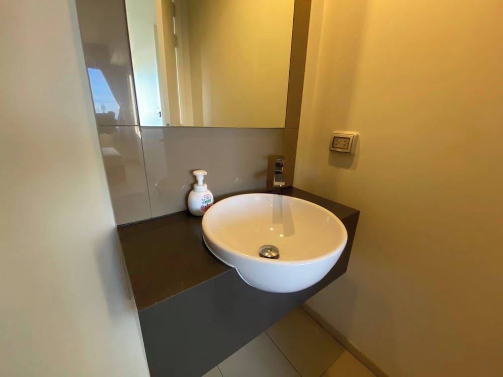 Sea View High Floor 2 Bed Room-excellent Location