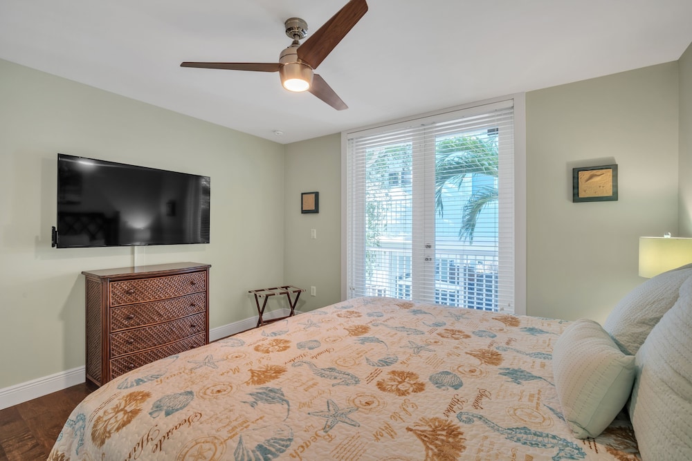Mojito Breeze Getaway 4 Bedroom Home by Redawning view 4