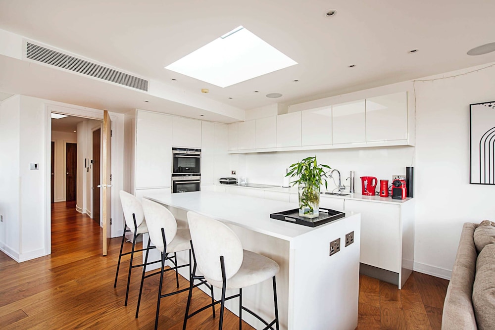 Modern Haven With Terrace View & Urban Charm