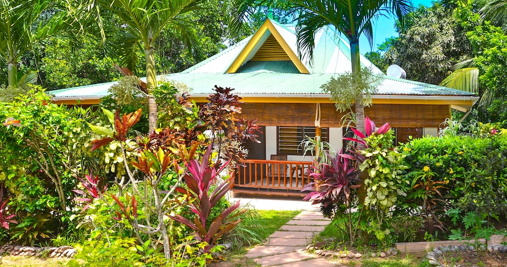 Hotel Cocotier Du Rocher - Image 1