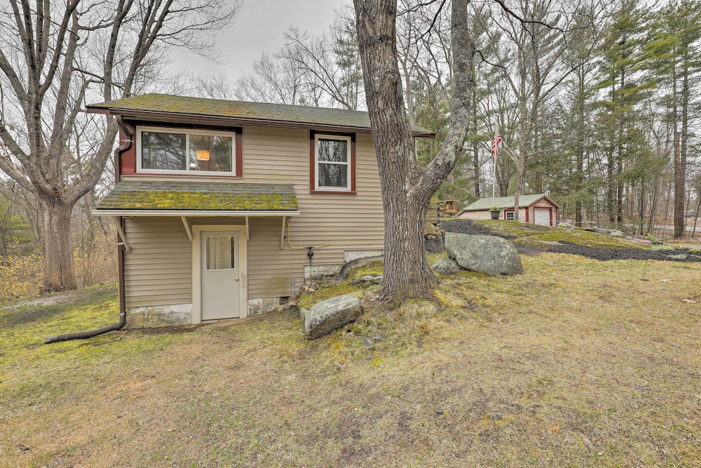 Walk to Marina: Cute Gilford Cottage w/ Grill view 2