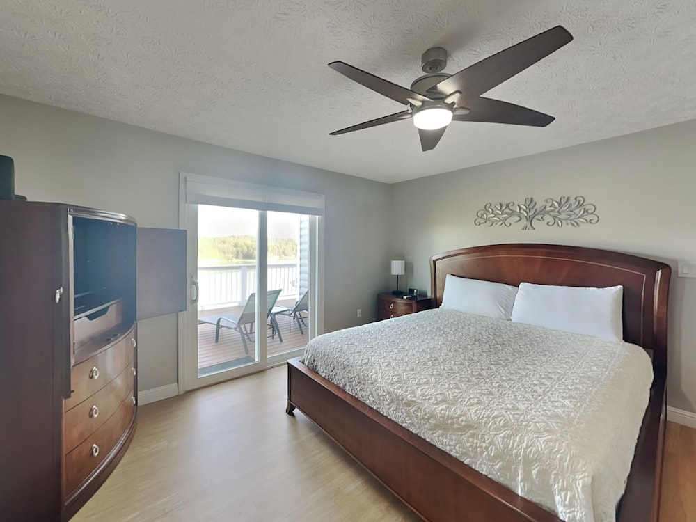 Tranquil Cove by Jackson Mountain Rentals
