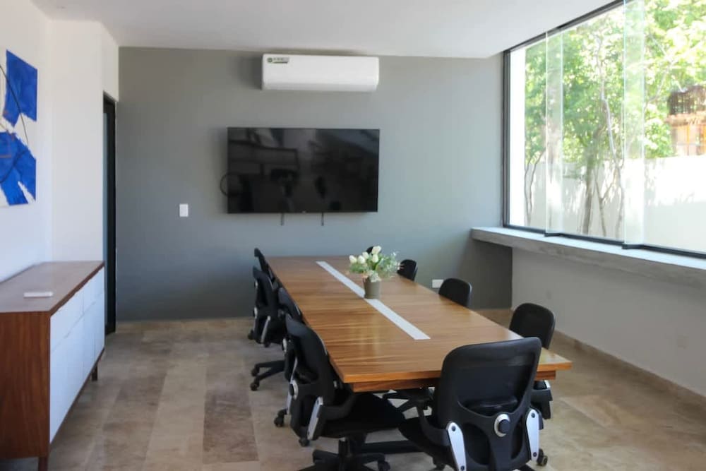 Zama Condo w Rooftop Pool Gym Coworking Cinema