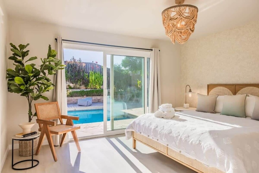 @ Marbella Lane - Vibrant & Chic Designer Home