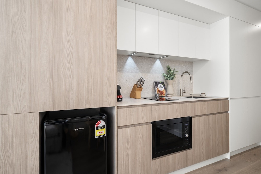 Bright Studio Stay in North Fremantle With Views