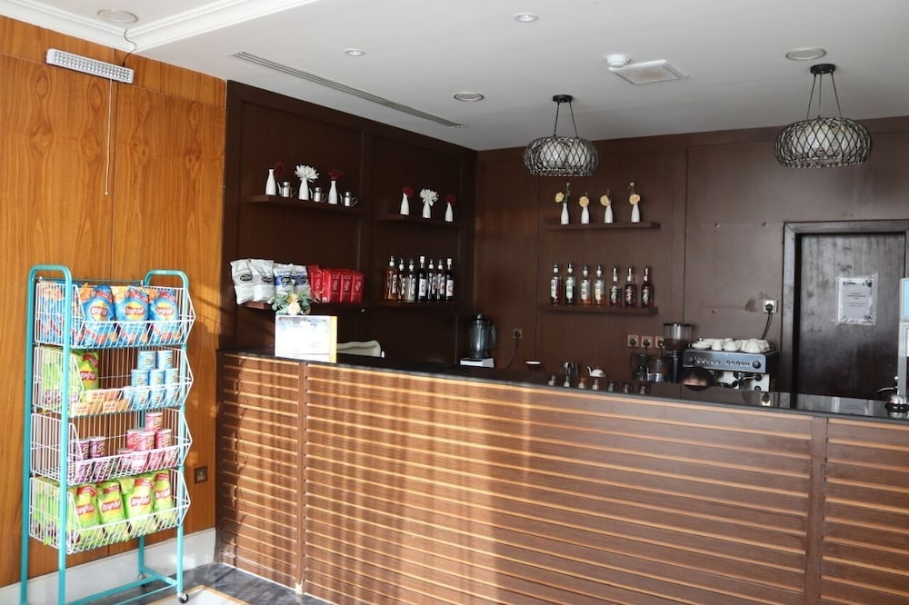 Crown City Hotel