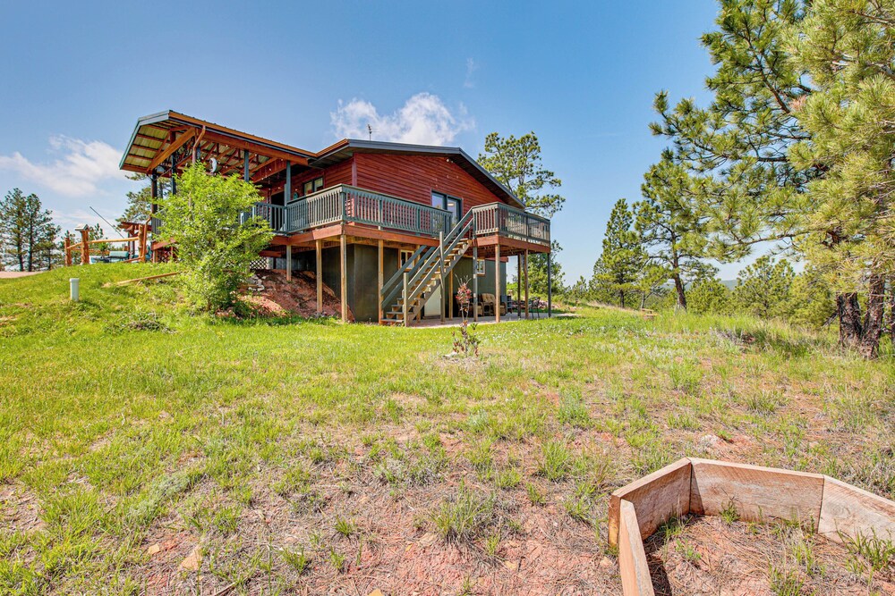 3 Mi to Dtwn: Mtn-view Retreat in Hot Springs!