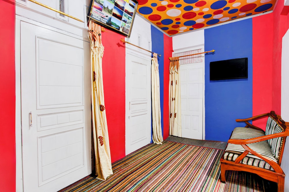 Hotel O Putra Family Homestay Sikunir