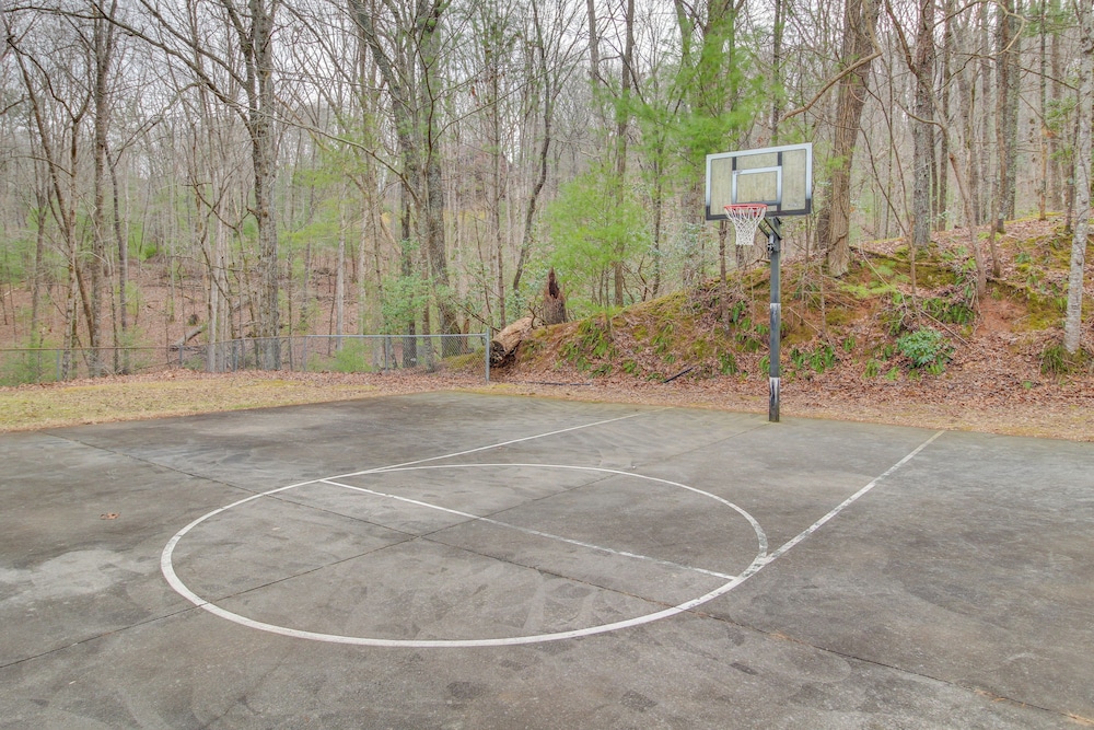 Community Perks: Mtn-view Ellijay Cabin w/ Hot Tub