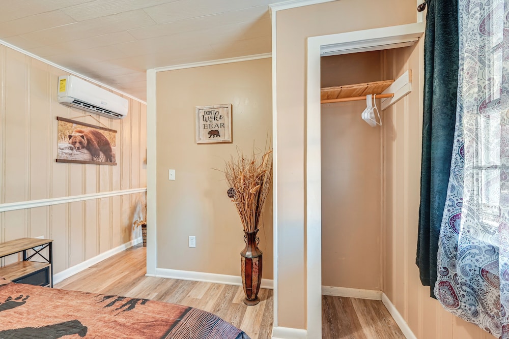 7 Mi to Mammoth Cave Nat'l Park: Cozy Apartment! view 4