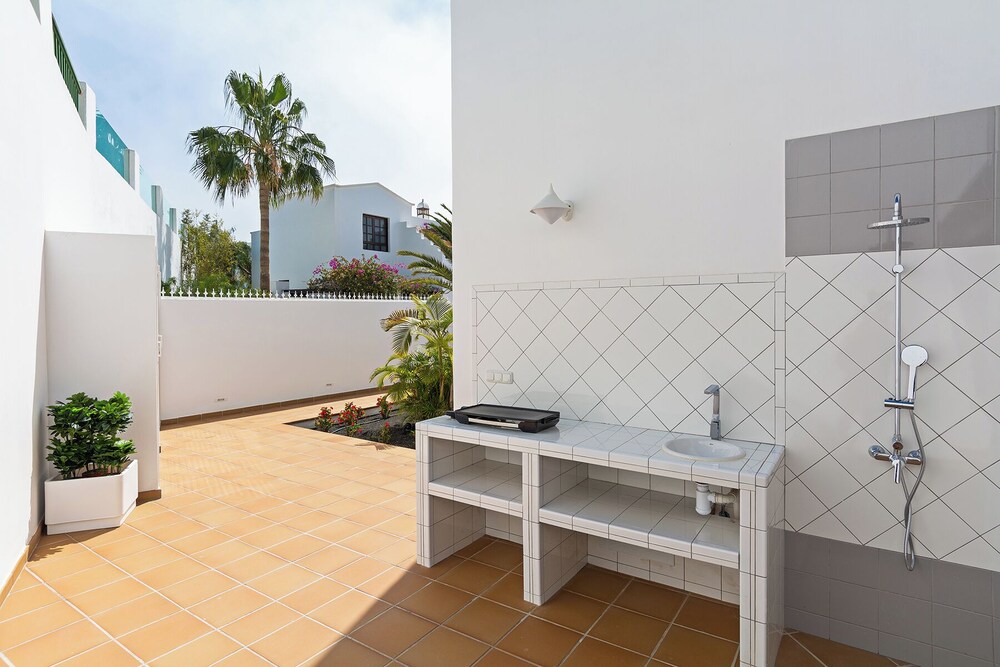 3 Bed Villa - Pool, Patio, Outdoor Dining Terrace
