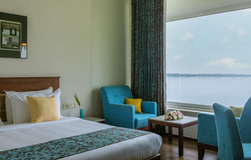BLUSALZ MANOR Waters Edge Kochi view 4