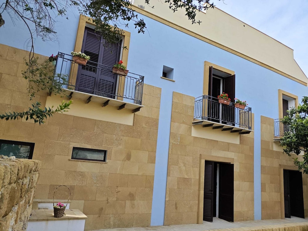 Villa Amoroso - Ospitalità Mediterranea