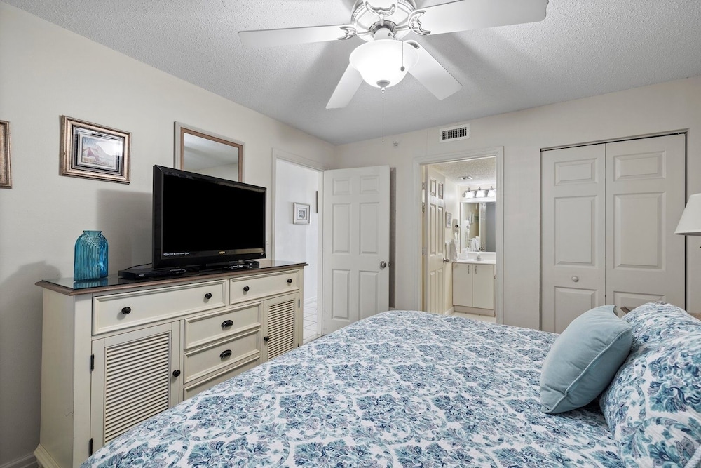 Pelican Beach 1008 1 Bedroom Condo by Pelican Beach Management view 4