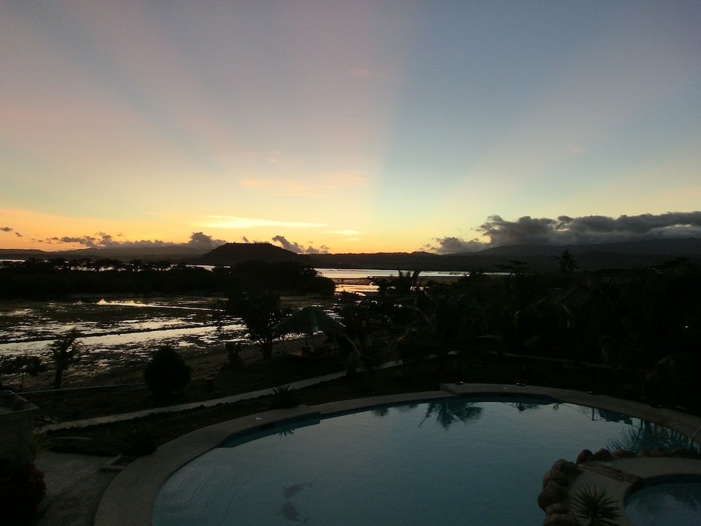 Moalboal Beach Resort