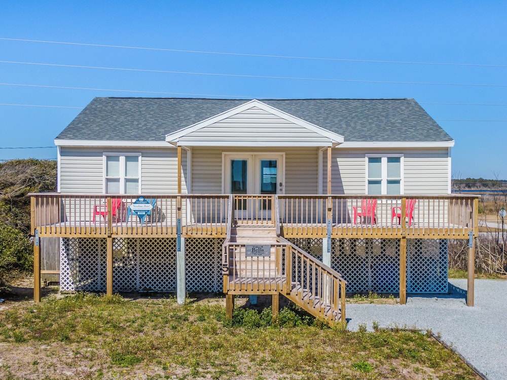Bella Beach House by Topsail Realty