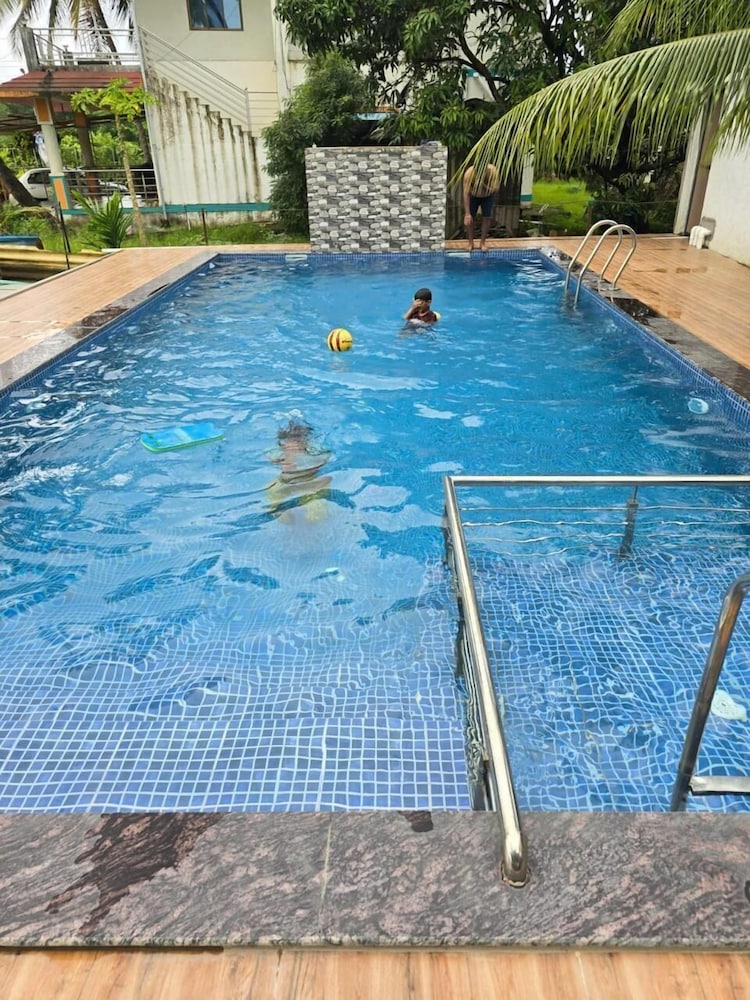 Nisarg Guest House