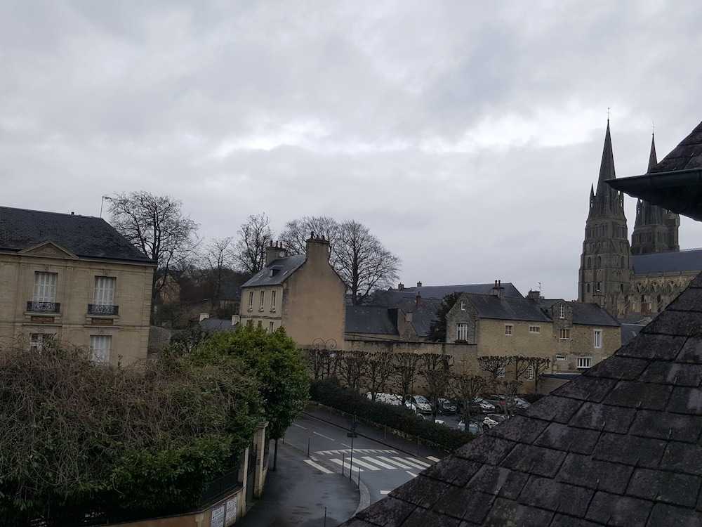 Castel Bayeux Guesthouse
