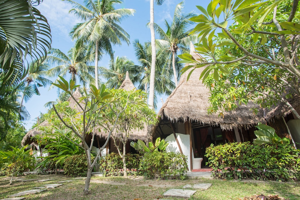 B52 Beach Resort