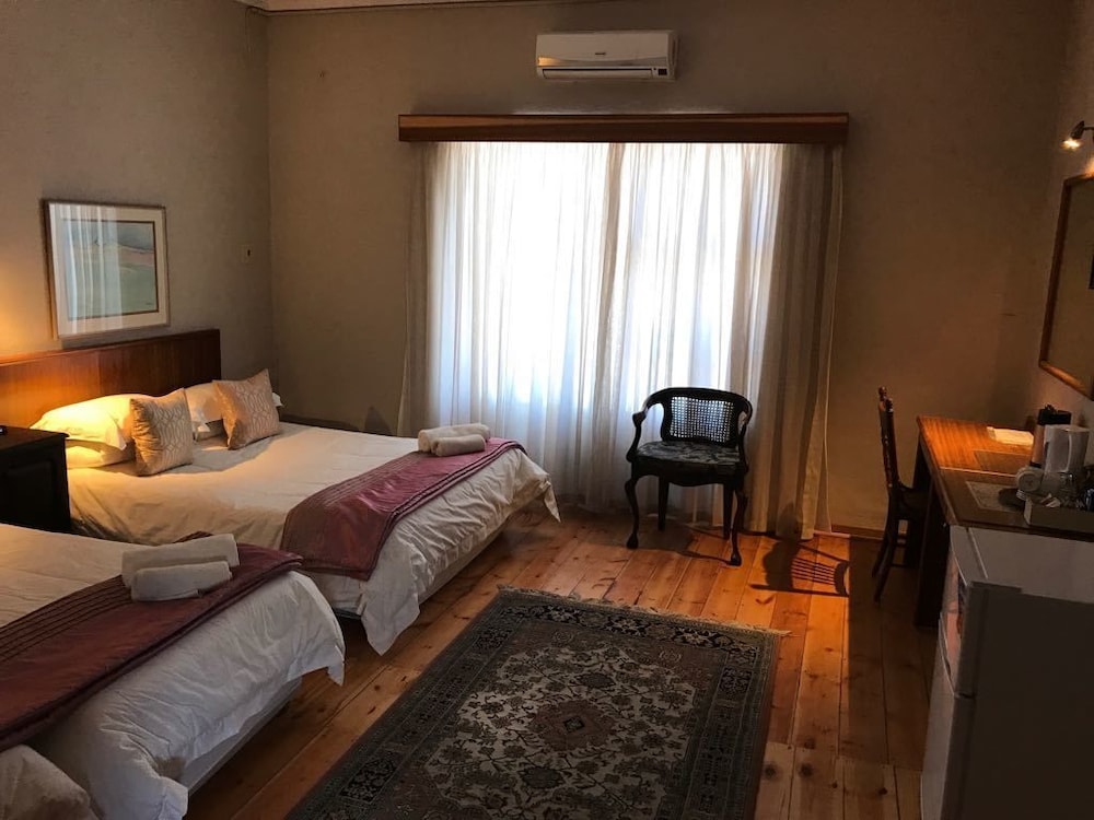 Karoo Country Inn Hotel