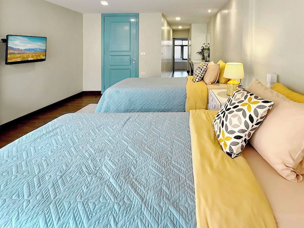 Stylish 3-bedroom Townhome in Heart of Bangkok
