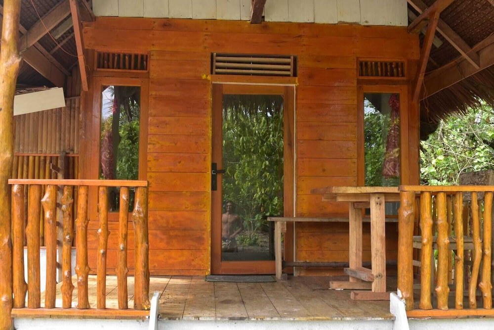 Bosolu Surf Camp