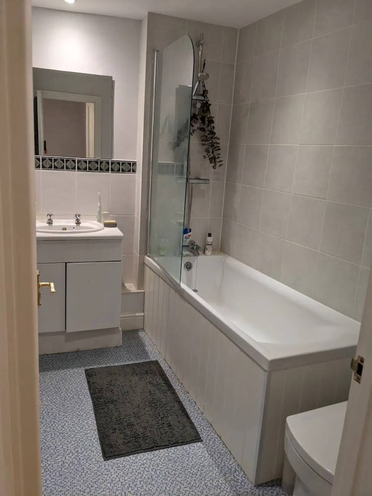 Cosy & Central 3BD Apartment - Kennington