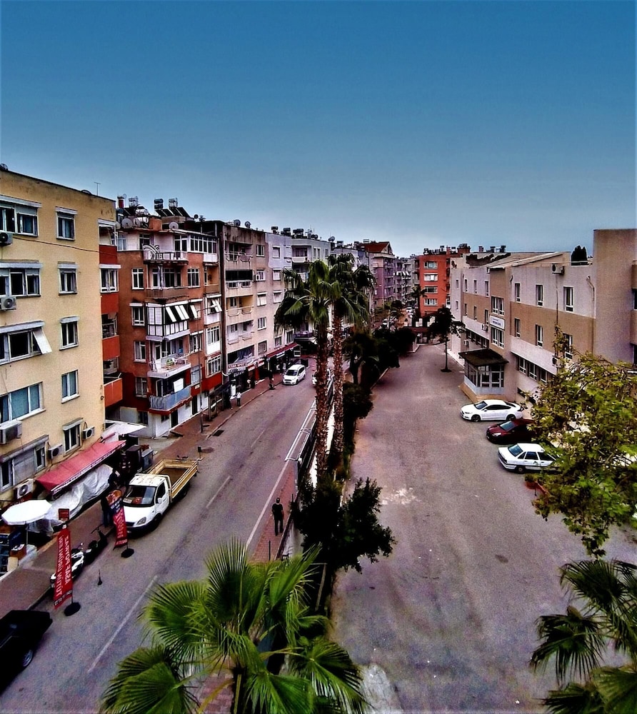Central Flat Near Seaside in Antalya Muratpasa