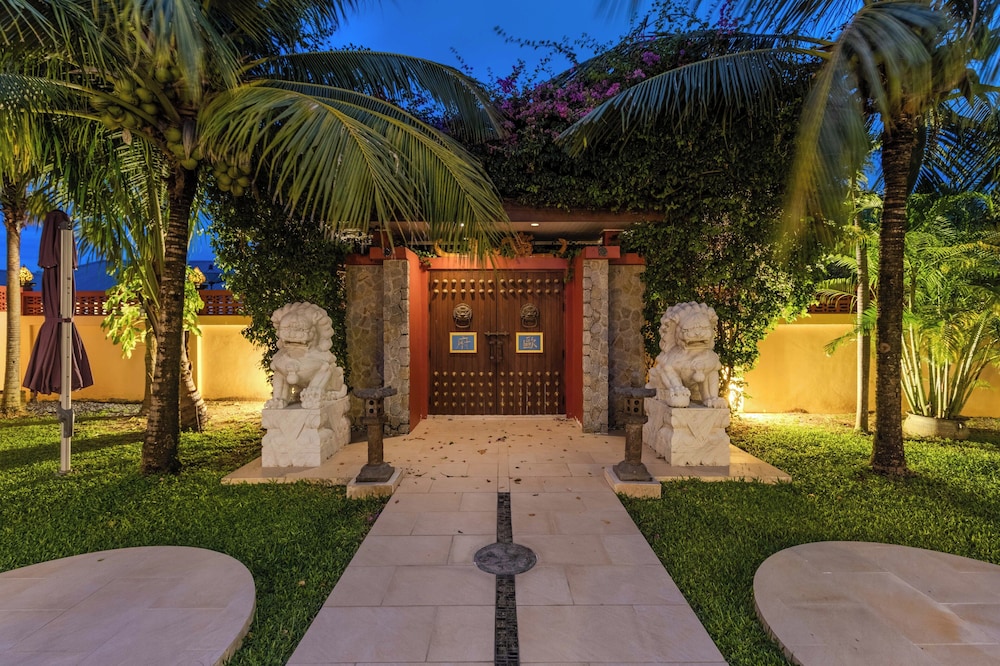 3BR Villa Pool Garden Near Beach V225