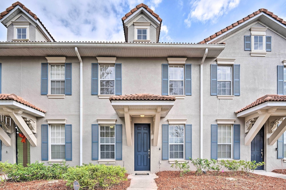 15 Mi to Disney: Kissimmee Townhome w/ Patio view 5