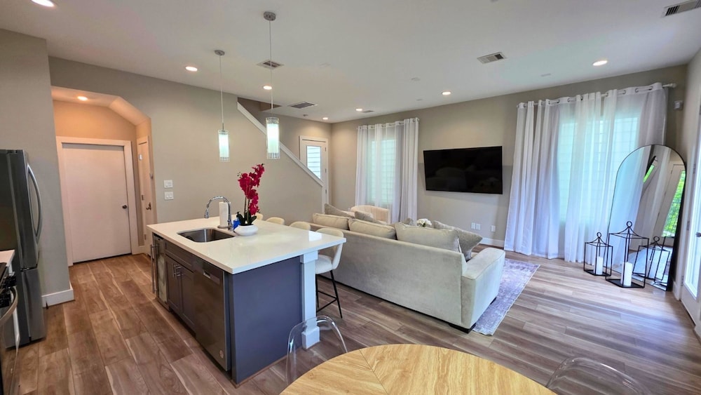 North Houston Comfort 3BR Near Downtown IAH