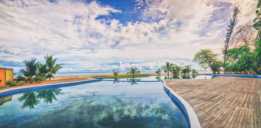 Borneo Eagle Resort