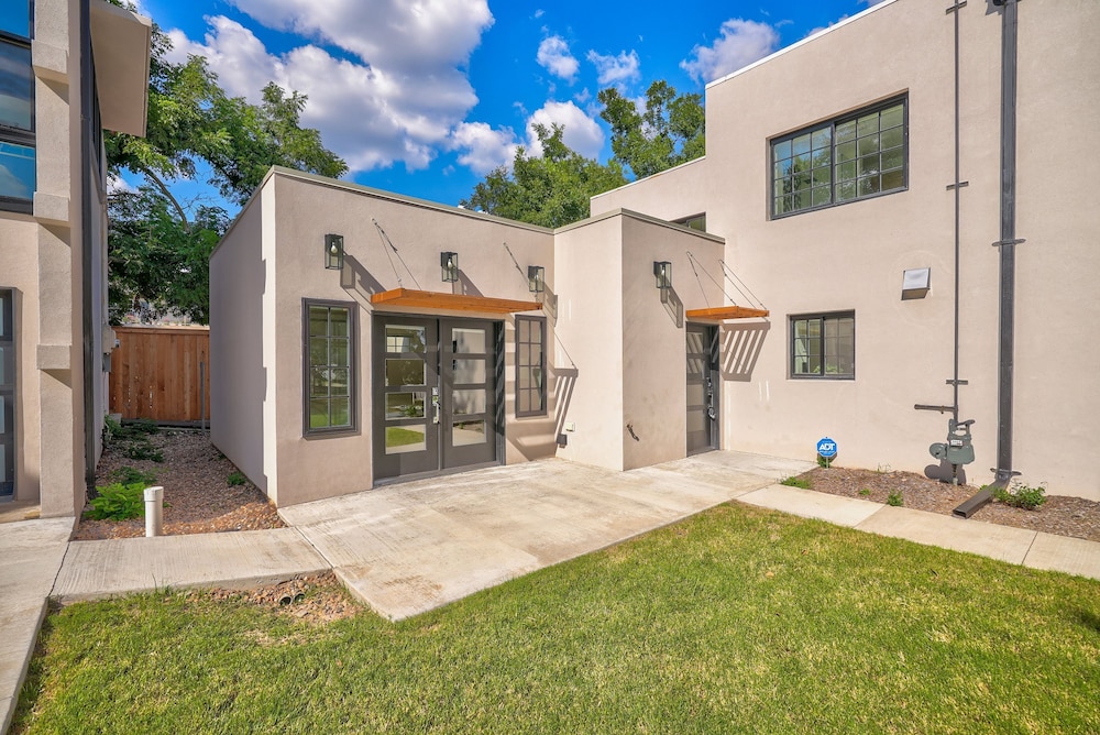 Luxury 5BR House Private Studio 5mins to OU Cha