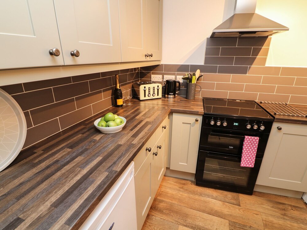 Whitefriars Lodge view 4