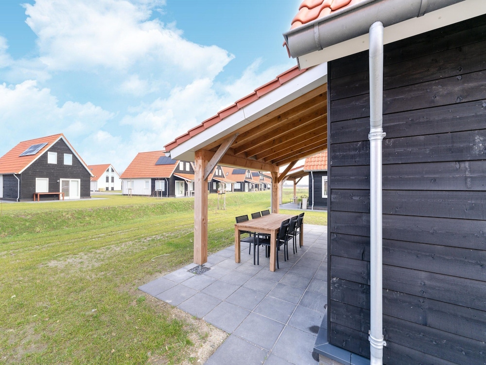 Luxurious Holiday Home With Parking