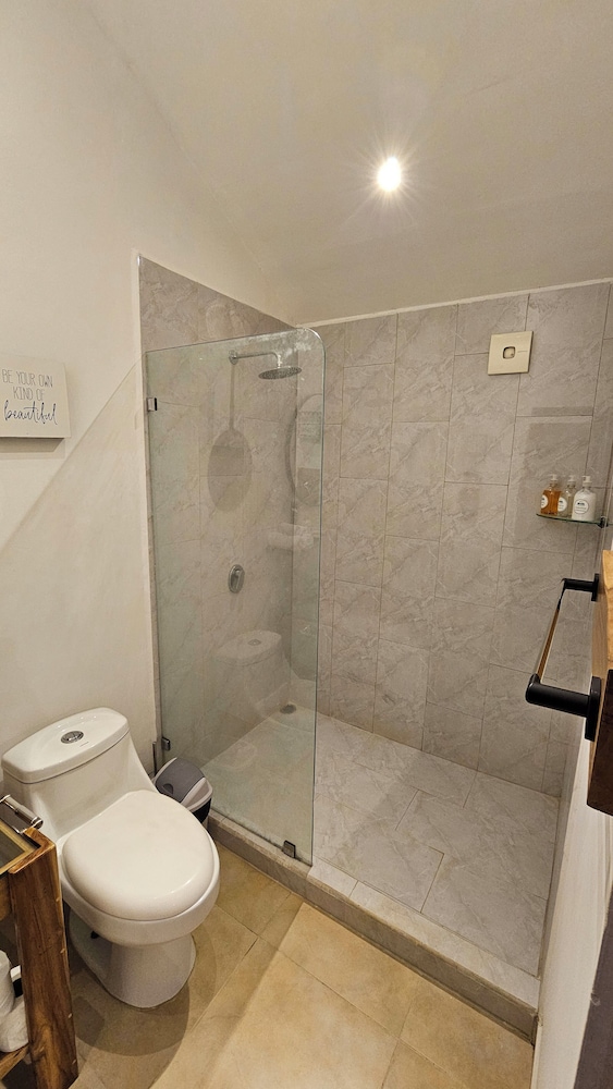 Zoa Villas - 2 minutes to the beach