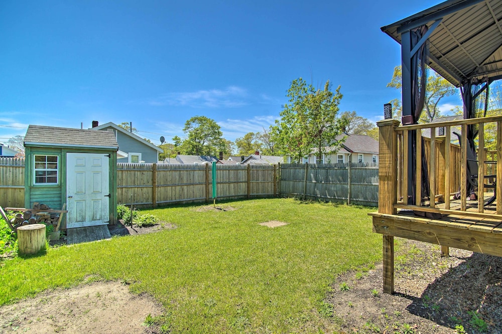 Wareham Cottage w/ Deck, Walk to Swift's Beach