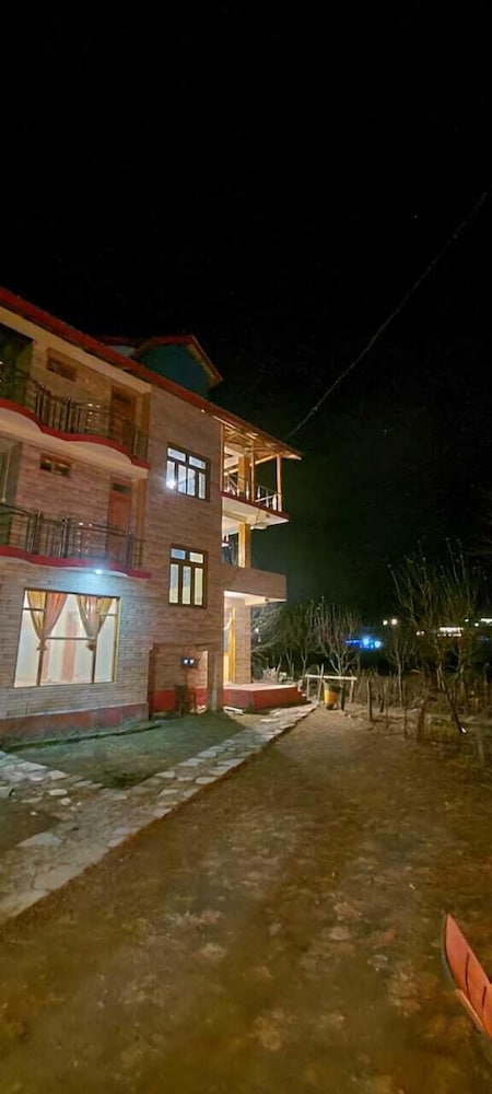 New Brahma Guesthouse