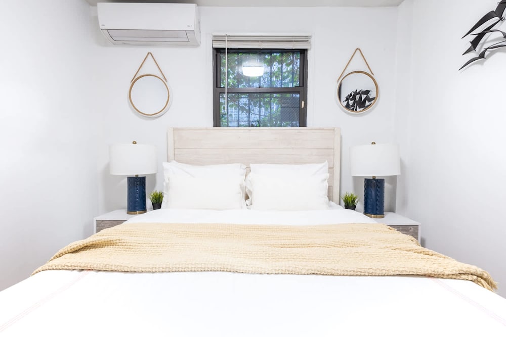 26-1c Gramercy Large 1BR WD