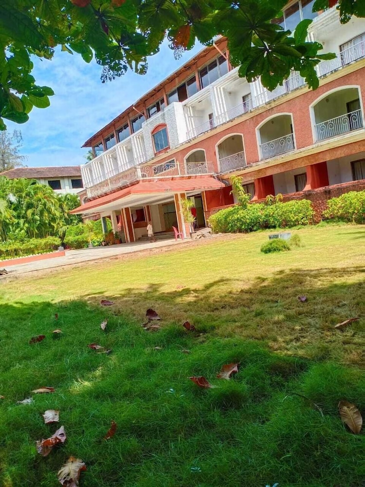 Arnala Beach Resort