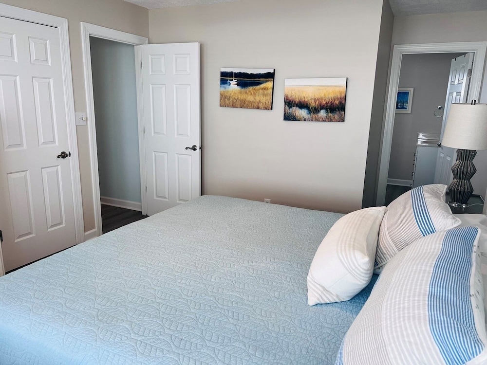 Sunny Times 4 Bedroom Home by RedAwning