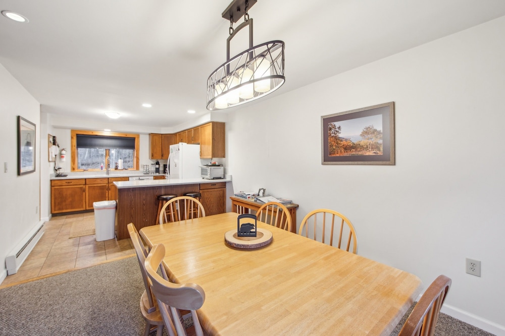 Tahawus 74I - A Cozy Adirondack Retreat 2 Bedroom Townhouse by The Summit at Gore Mountain