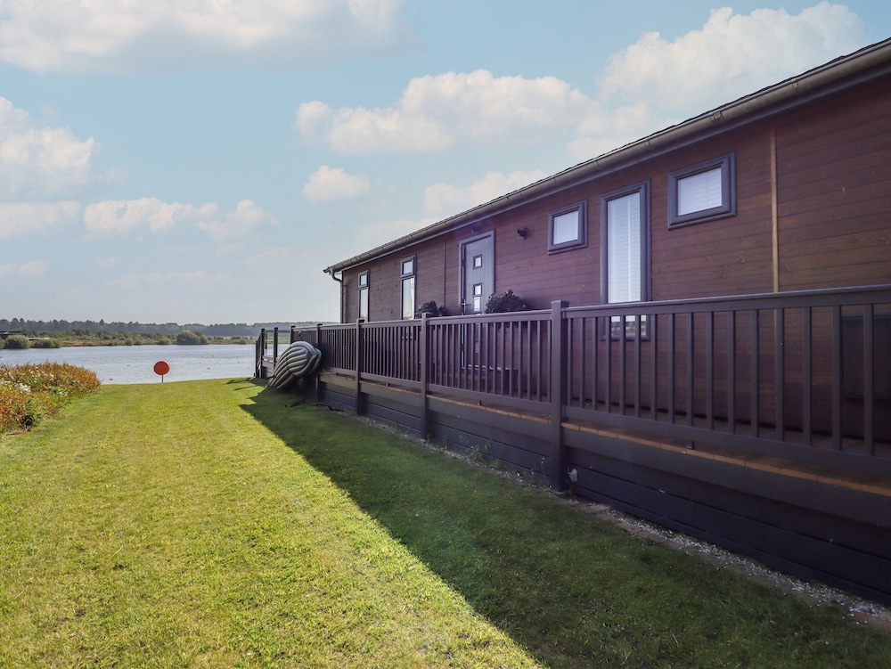 1 Delamere Point